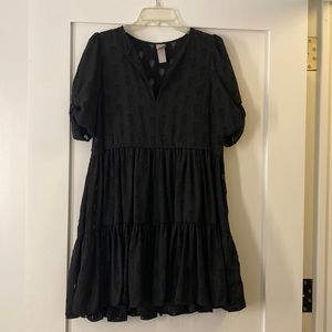 H&M Swing Dress/Tiered Dress. Black. Size 4.